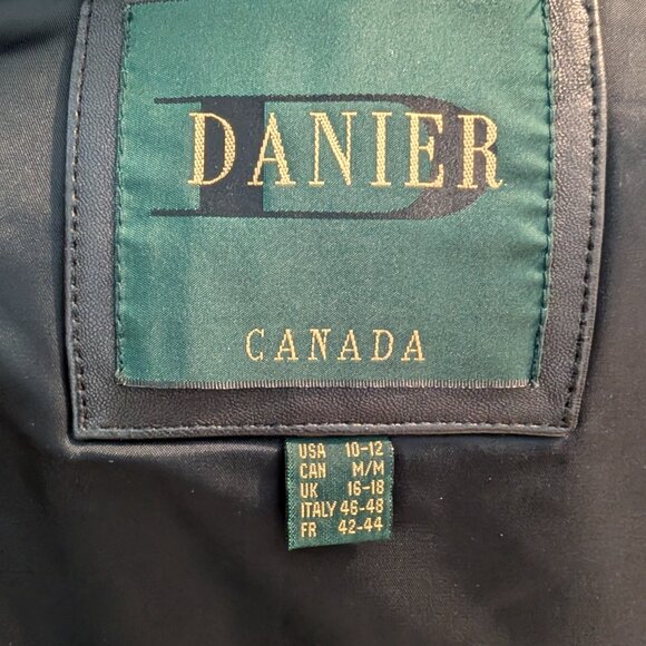 Danier Leather Women's Coat EUC - Picture 7 of 8